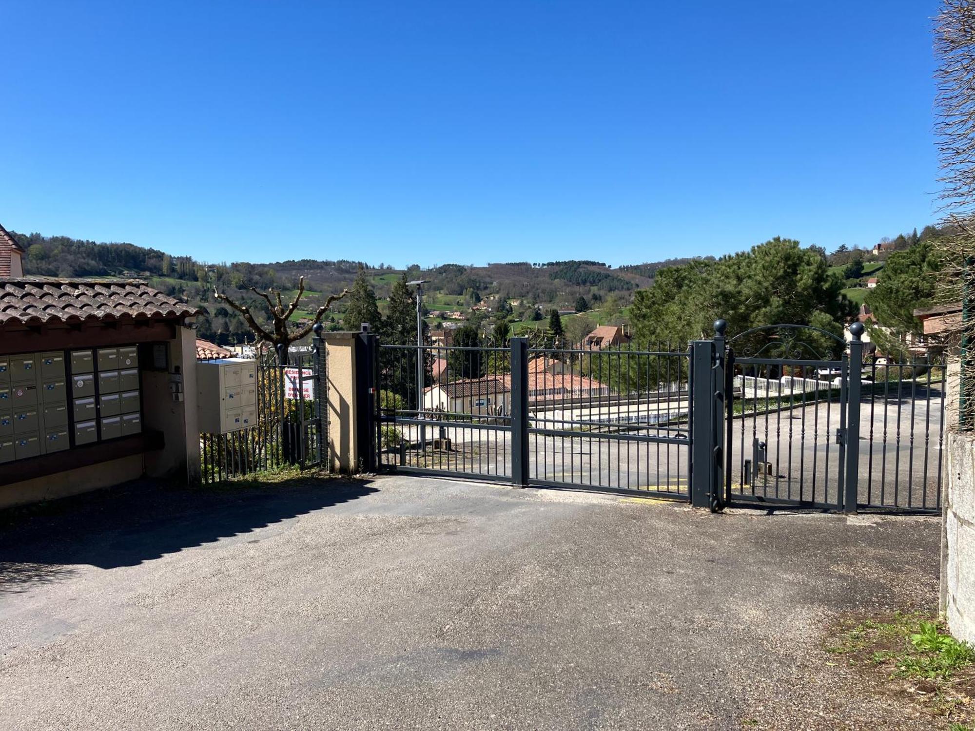 Le N4 Des Hauts De Sarlat, Clim Piscine Parking Luaran gambar